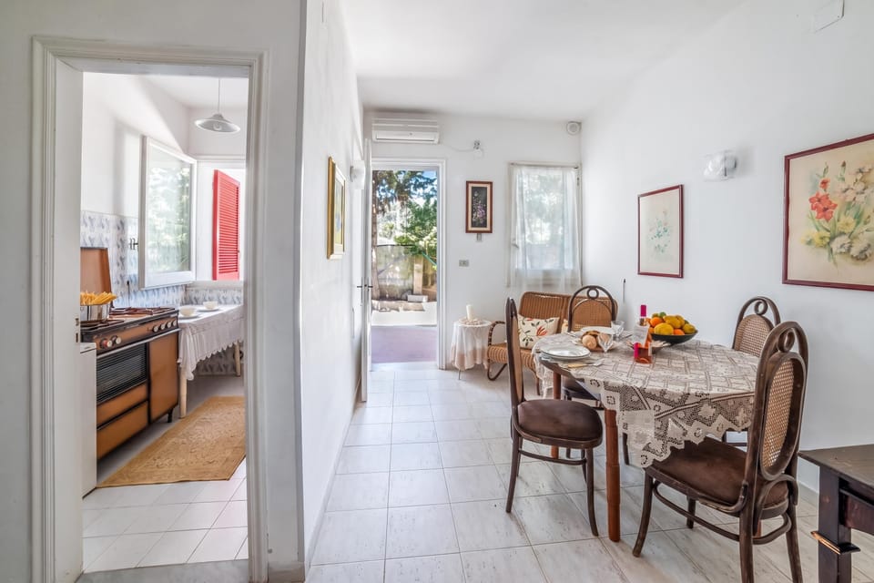 Kitchen and dining area