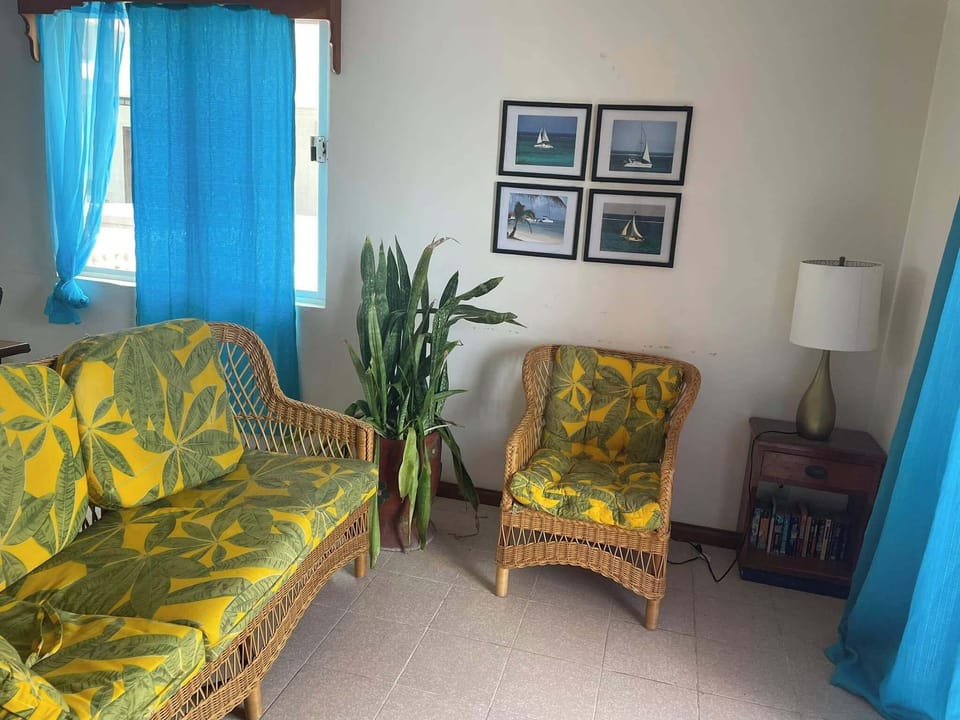 Deluxe Double Room, Ocean View | Living area