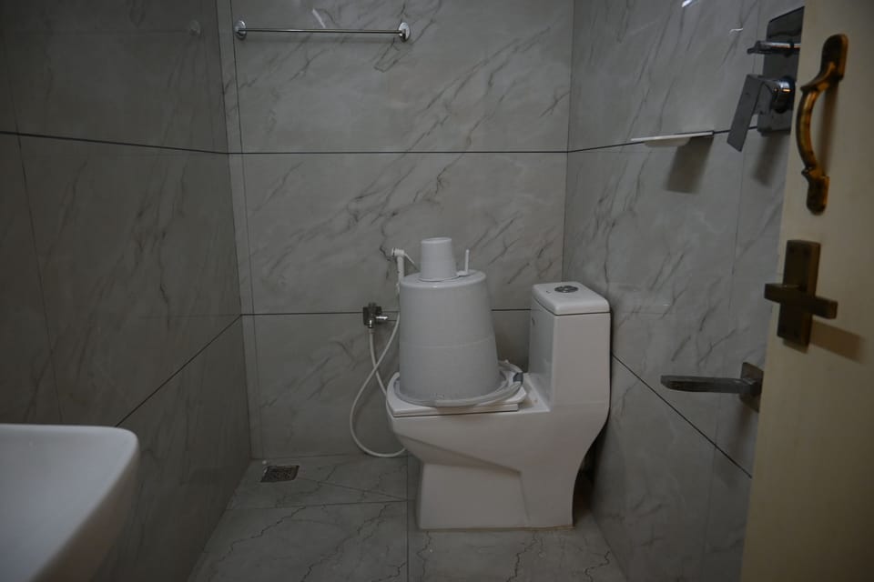Shower, towels, soap, shampoo