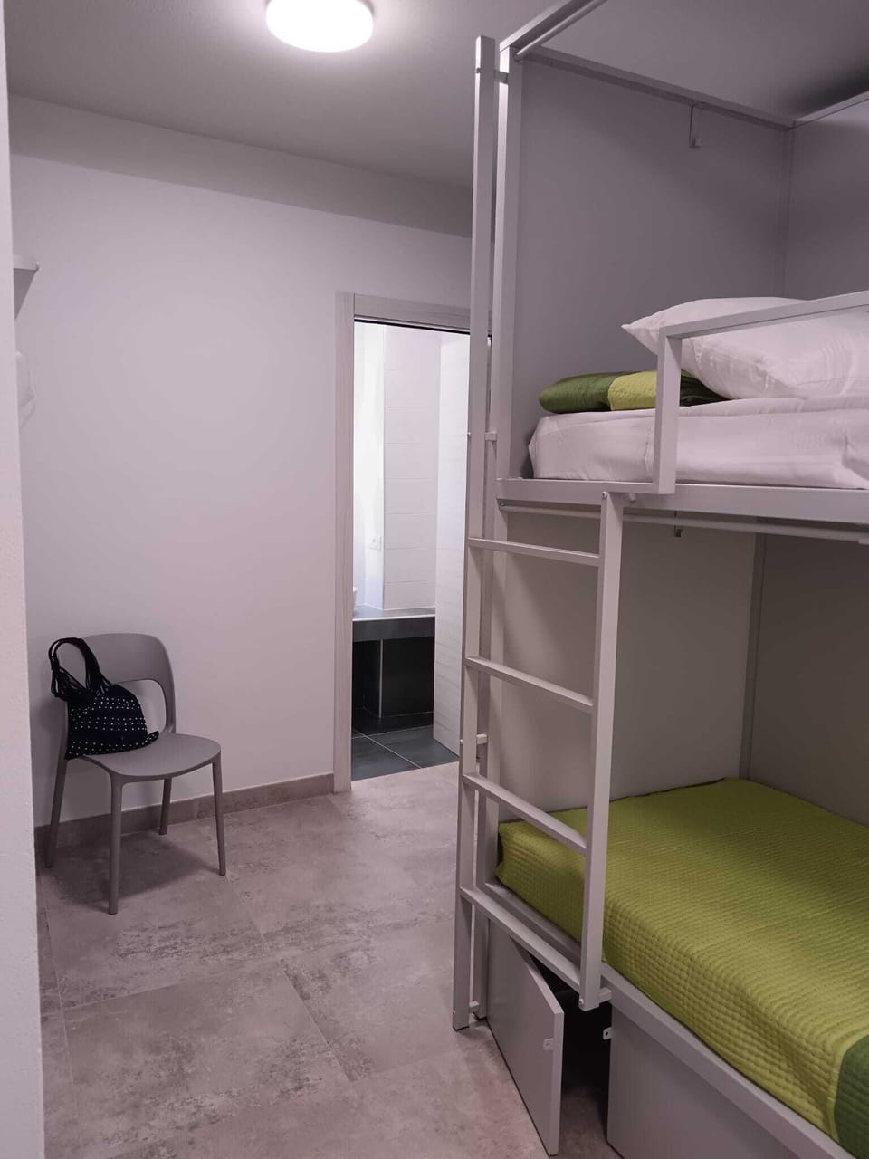 Basic Shared Dormitory, Mixed Dorm, Non Smoking, Ground Floor | Blackout drapes, WiFi (free)