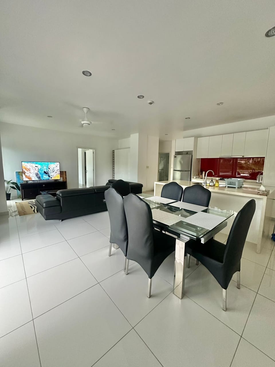 Dining Area seating 6 persons