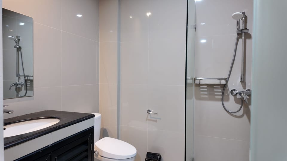 Deluxe Twin Room | Bathroom
