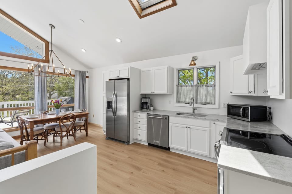 Kitchen | Main Level