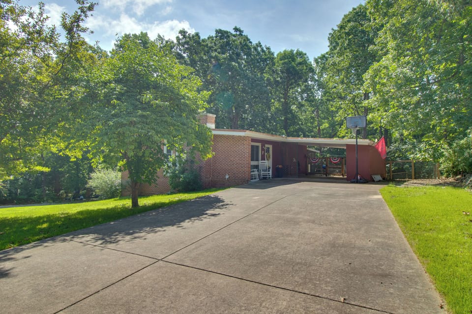 Exterior | 2-Story Home