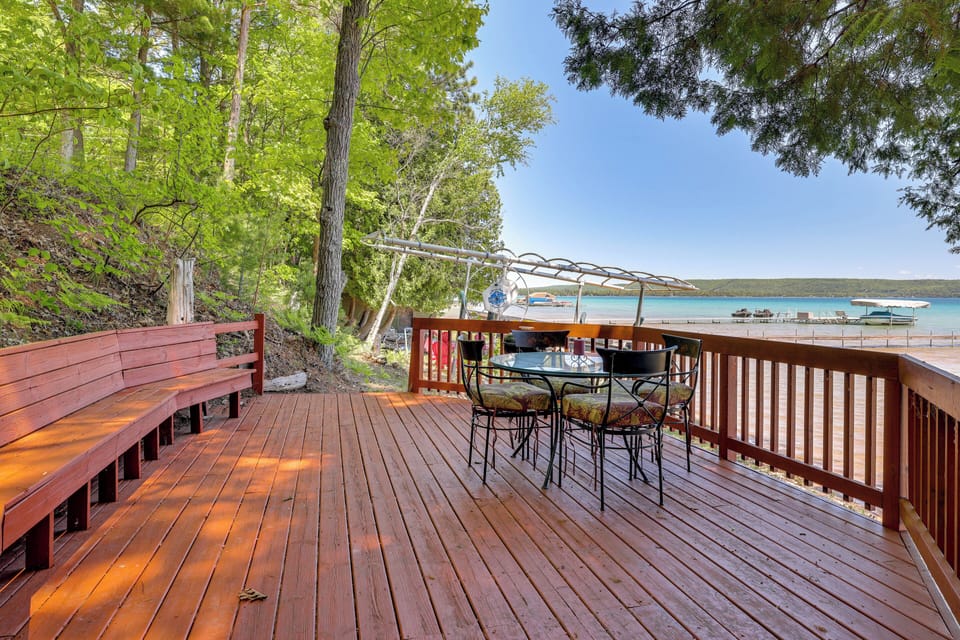 Private Deck
