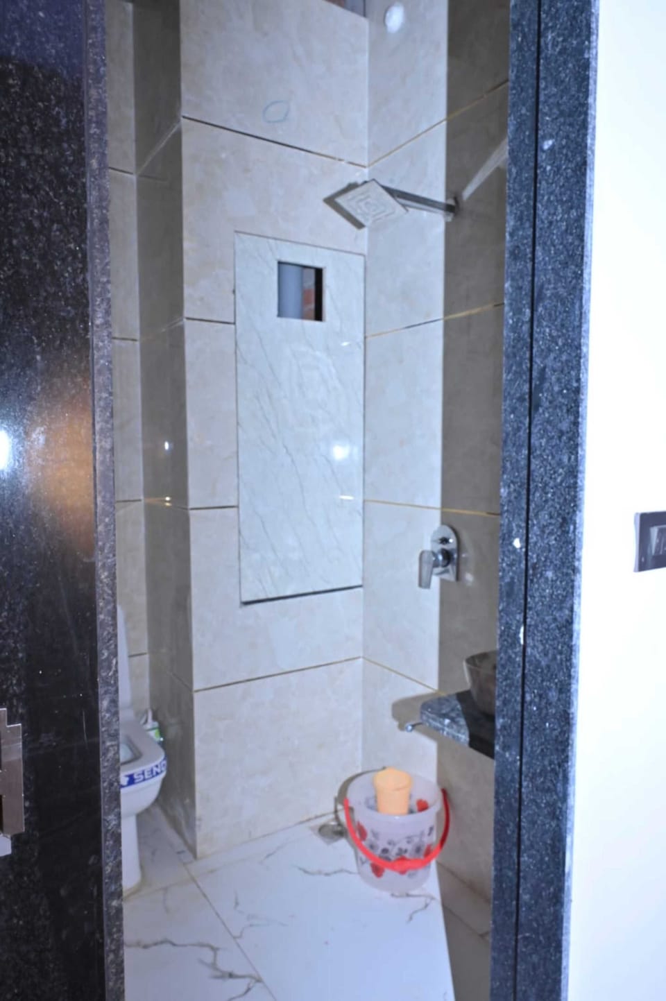 Superior Room | Bathroom | Shower, soap, shampoo