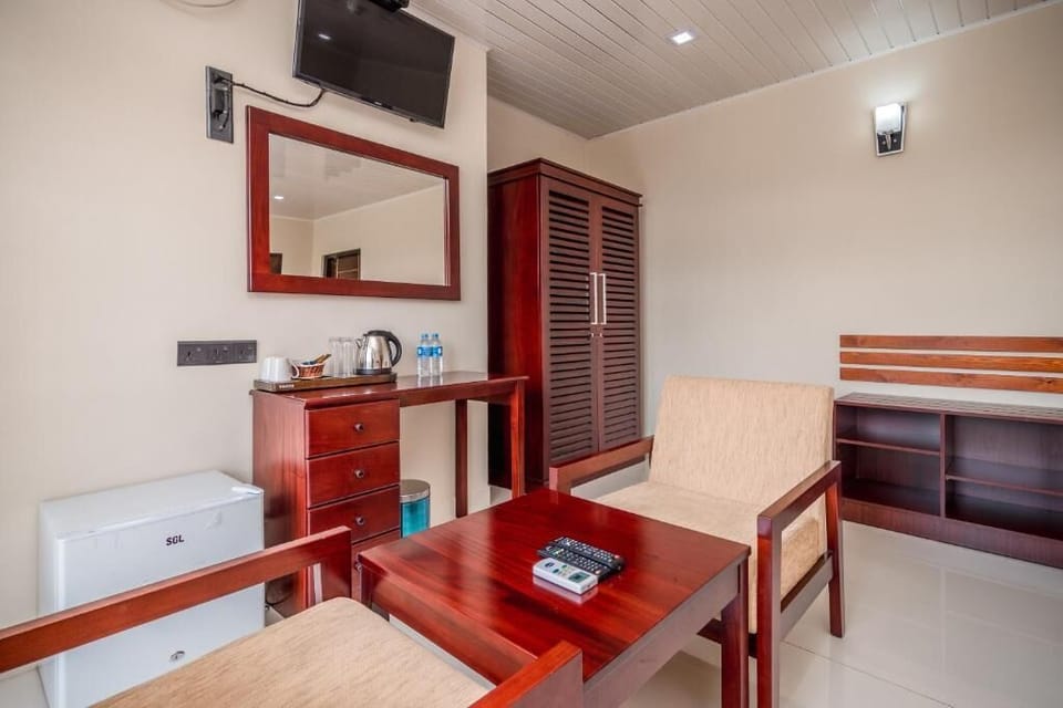 Deluxe Double Room, Balcony, Mountain View | Interior