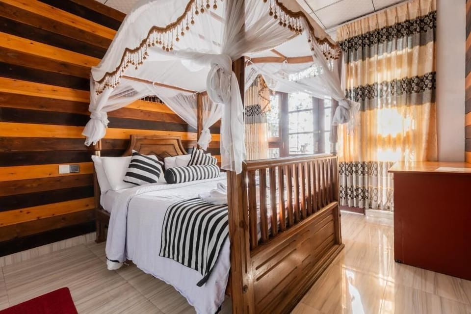 Deluxe Double Room, Balcony, Mountain View | Laptop workspace, soundproofing, free WiFi