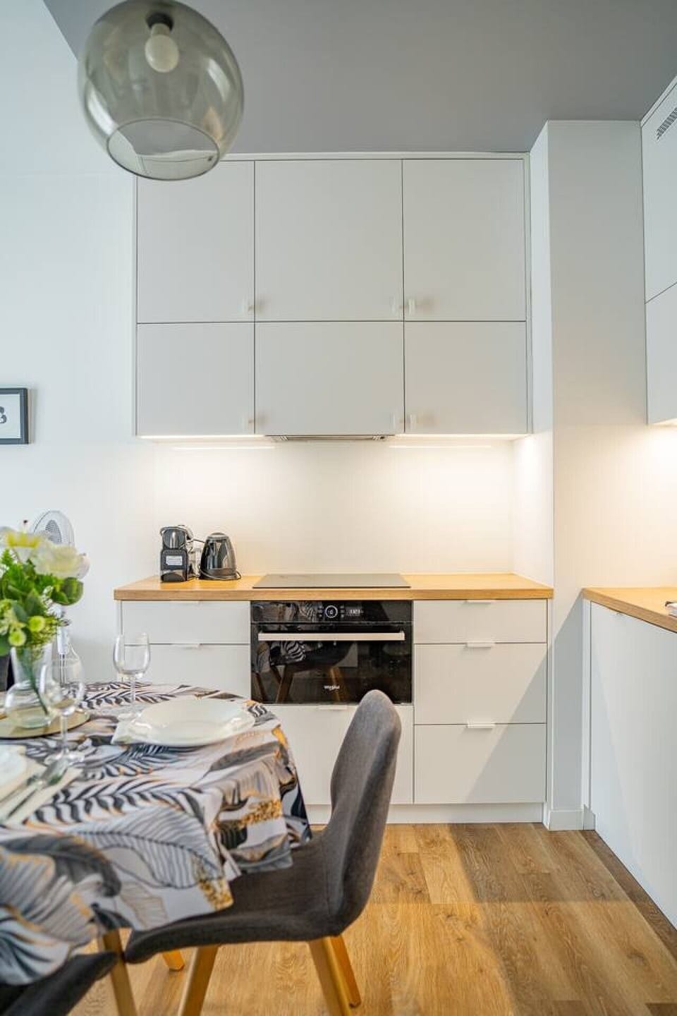 Bright 1-Bedroom Apartment near the Main Station and Kraków Old Town | Book Now with RENTUJEMY.COM