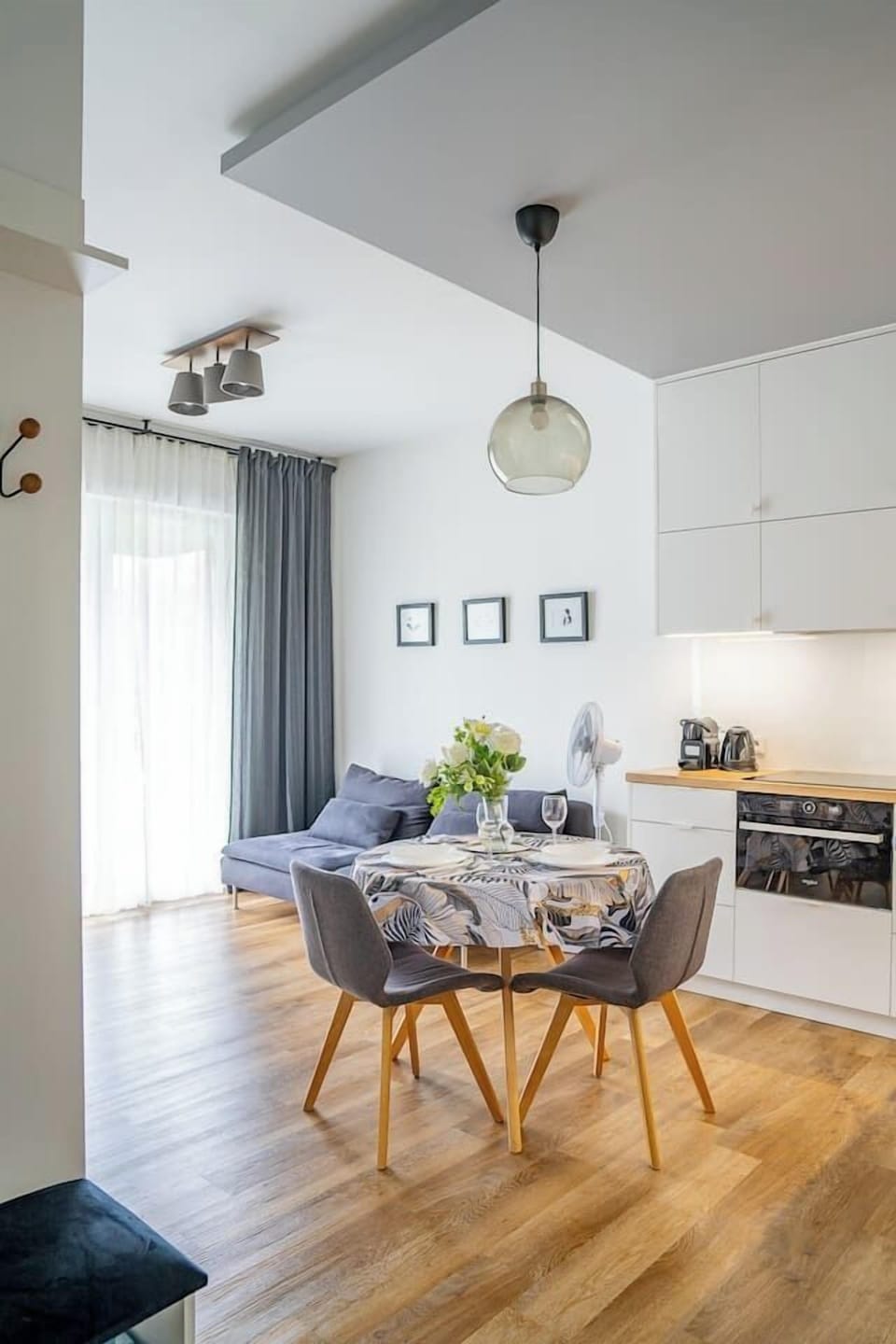 Bright 1-Bedroom Apartment near the Main Station and Kraków Old Town | Book Now with RENTUJEMY.COM