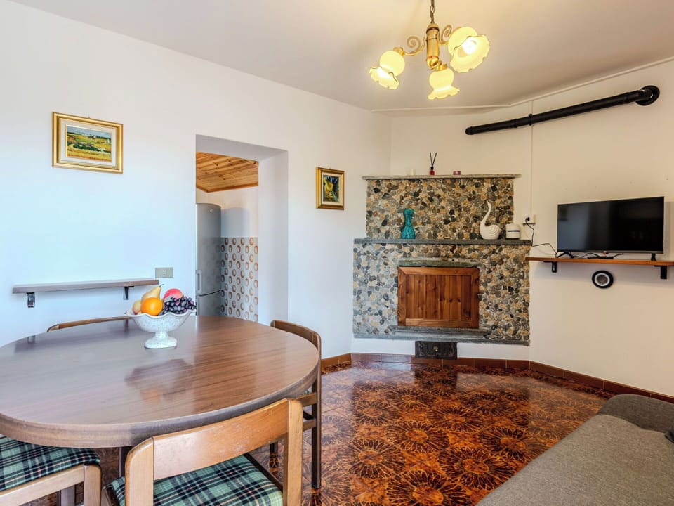 Furniture, Interior Design, Wall, Flooring, Wood, Floor, Room, Ceiling, Lighting, Home