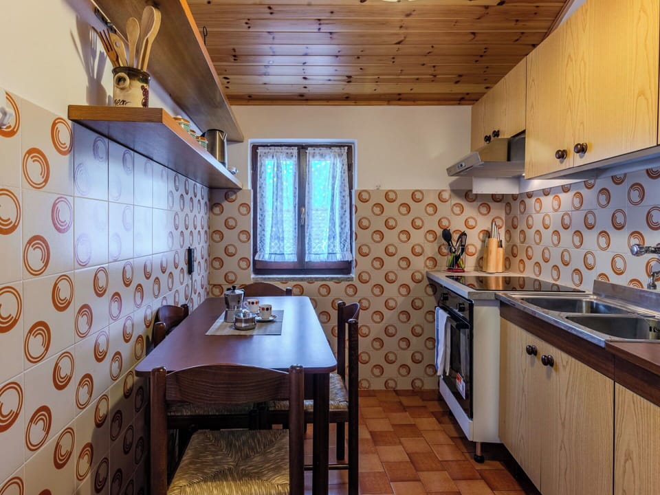 Furniture, Interior Design, Wall, Flooring, Wood, Floor, Room, Ceiling, Lighting, Home