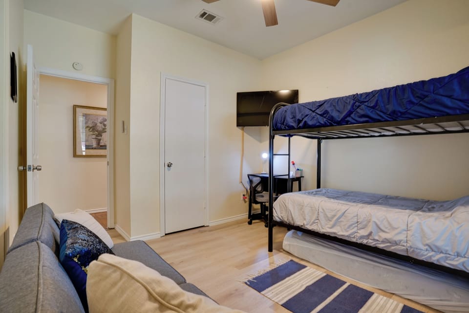 3 Mi to Six Flags! Family Getaway w/ Outdoor Oasis Cottage in Grand Prairie