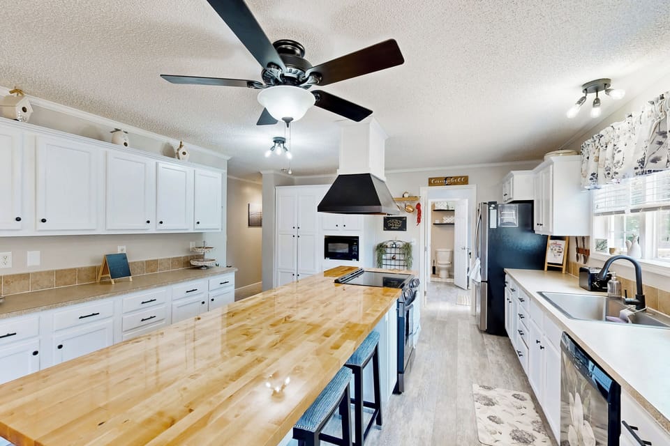House (4 Bedrooms) | Interior