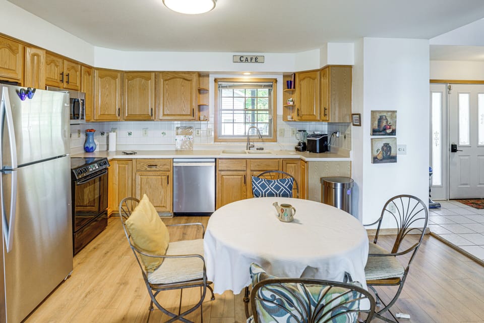 House (4 Bedrooms) | Interior