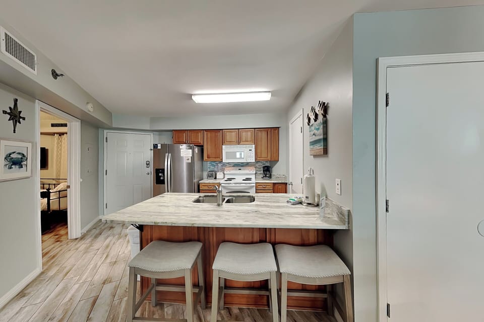 Kitchen - Breakfast Bar