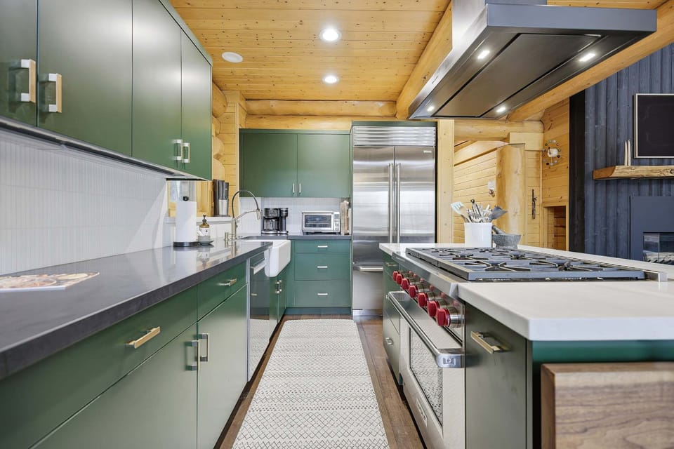 House, 4 Bedrooms | Private kitchen | Fridge, oven, coffee/tea maker, toaster