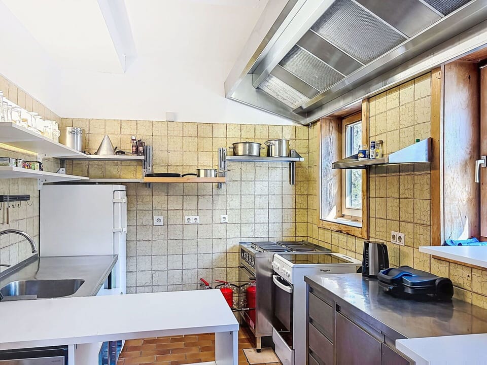 Kitchen, Countertop, Major Appliance, Flooring, Ceiling, Wood, Interior Design, Kitchen Appliance, Furniture, Floor