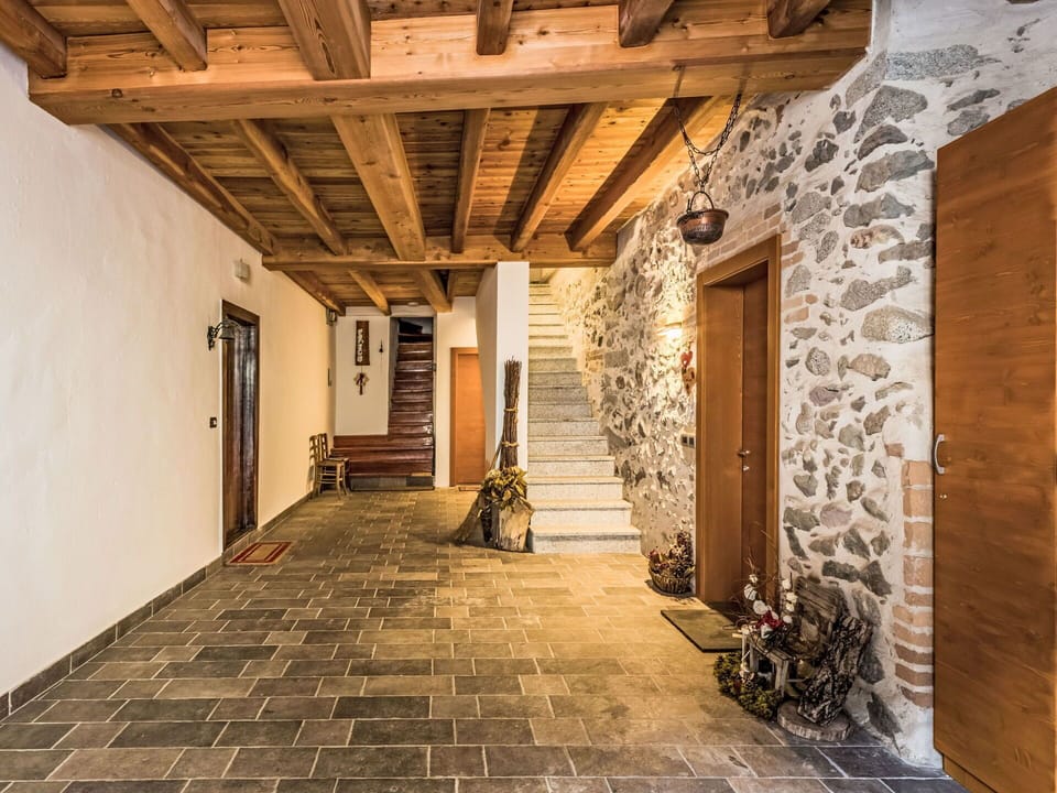 Wall, Flooring, Wood, Ceiling, Floor, Interior Design, Door, Hardwood, Room, Wood Stain