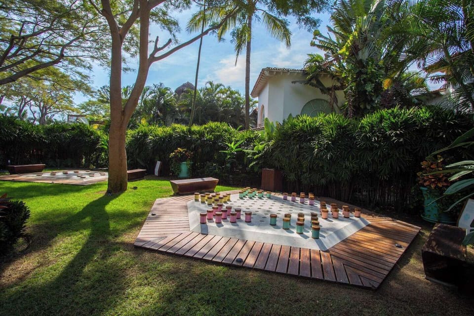 En el sitio,Alrededores,Area de estar,Área para café / té,Área y comodidades,Hora del día,Jardin,Paisaje natural,Punto de referencia cerca,Ubicación,Vista (de la propiedad / habitación),Vista del Jardín,Vista del punto de referencia