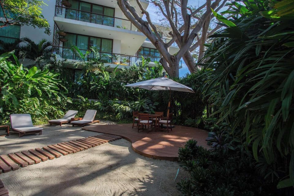 En el sitio,Alrededores,Area de estar,Área para café / té,Área y comodidades,Fachada / Terraza,Hora del día,Jardin,Paisaje natural,Pátio,Punto de referencia cerca,Sala de Estar,Ubicación,Vista del Jardín,Vista del punto de referencia