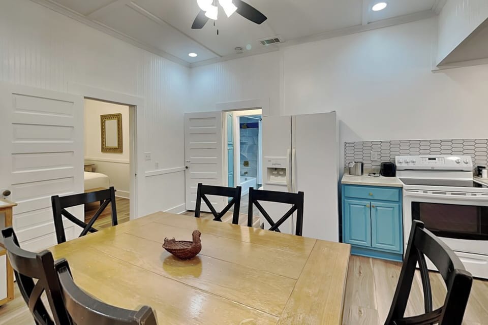 Dining Table w/ Seating for Six