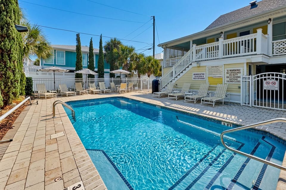 The Georgianne's Community Pool