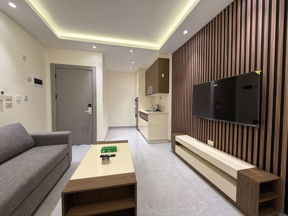 Apartment, 1 Bedroom, Accessible, Smoking | Living room