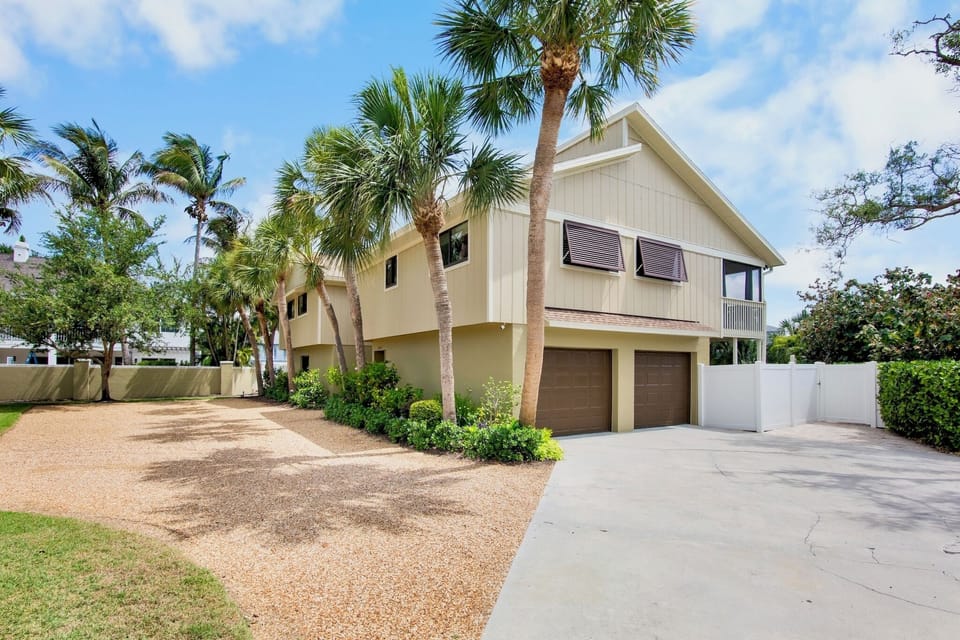 The Midnight Turtle by Siesta Key Luxury Rental Properties