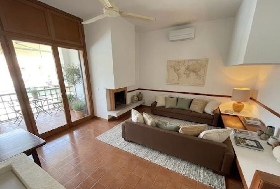 Villa, 3 Bedrooms, Balcony, City View | Living room