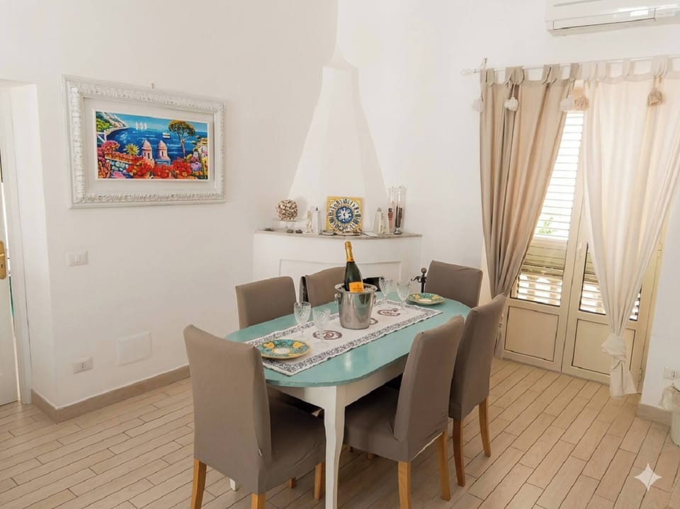 House, 3 Bedrooms, Balcony | Dining