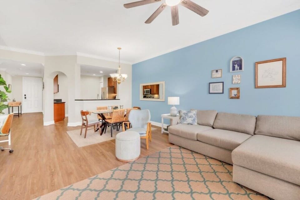 Spacious and plenty of comfortable seating areas