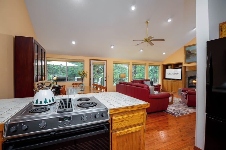 Kitchen - Main Level