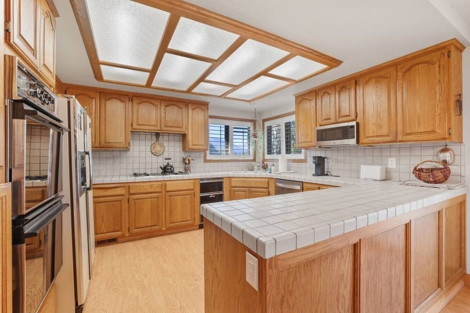 Fully stocked and very functional kitchen