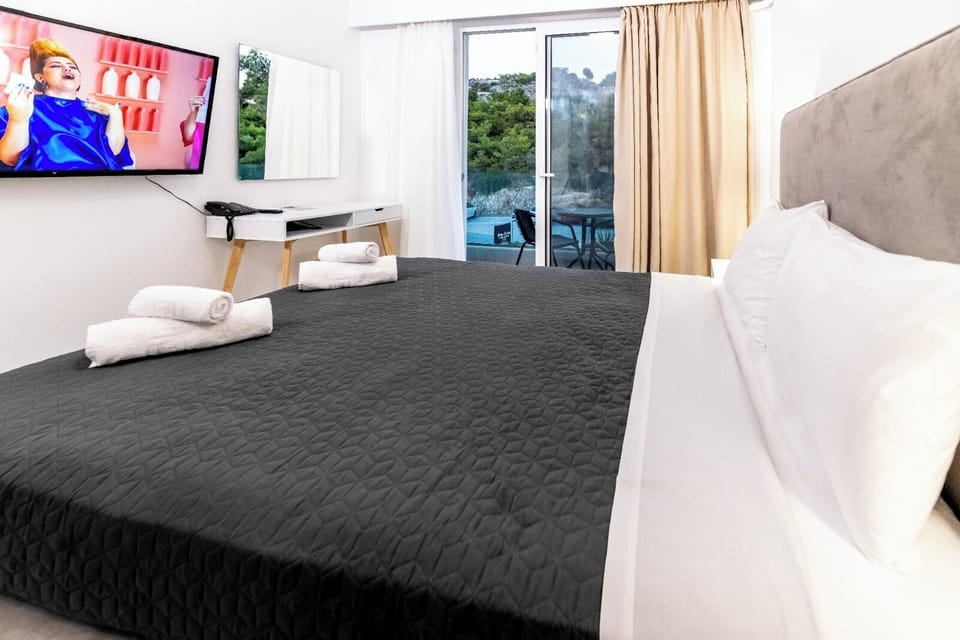 Classic Double Room | Free WiFi