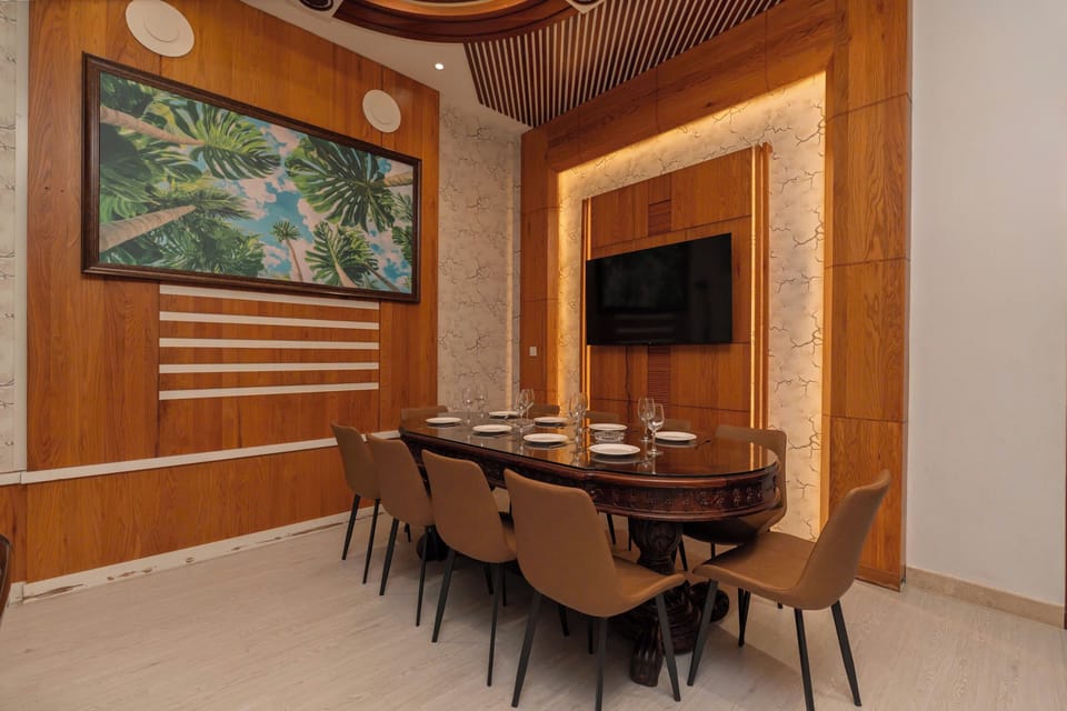 Luxury Villa, City View | Dining