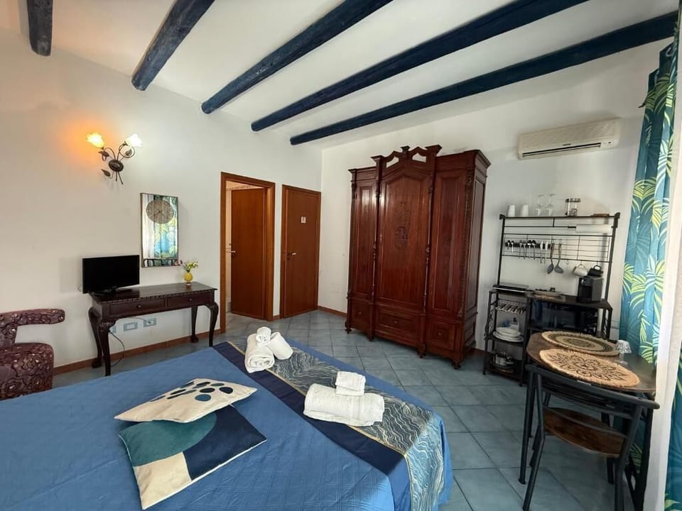 Comfort Room, Balcony | Desk, blackout drapes, iron/ironing board, free WiFi