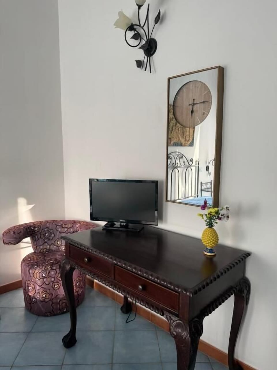 Comfort Room, Balcony | Interior
