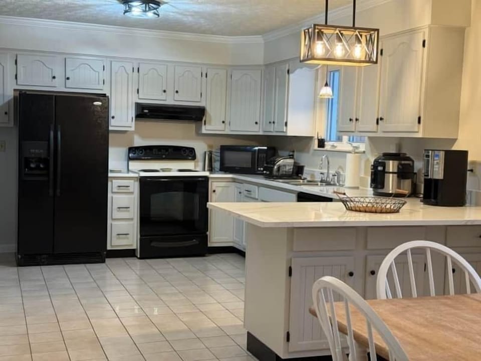 Main Kitchen 2