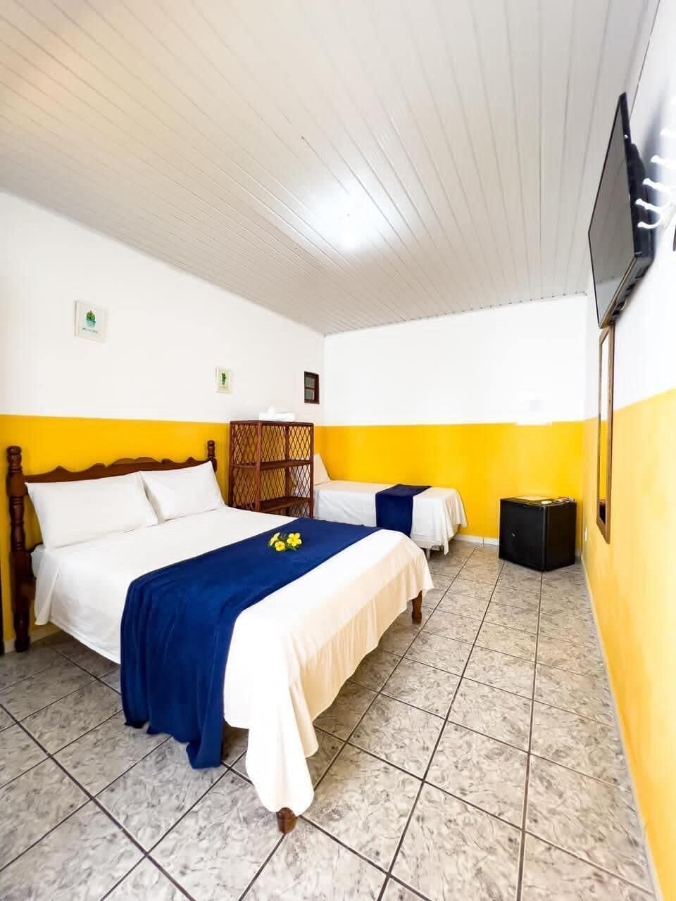 Standard Triple Room | Minibar, free WiFi, bed sheets