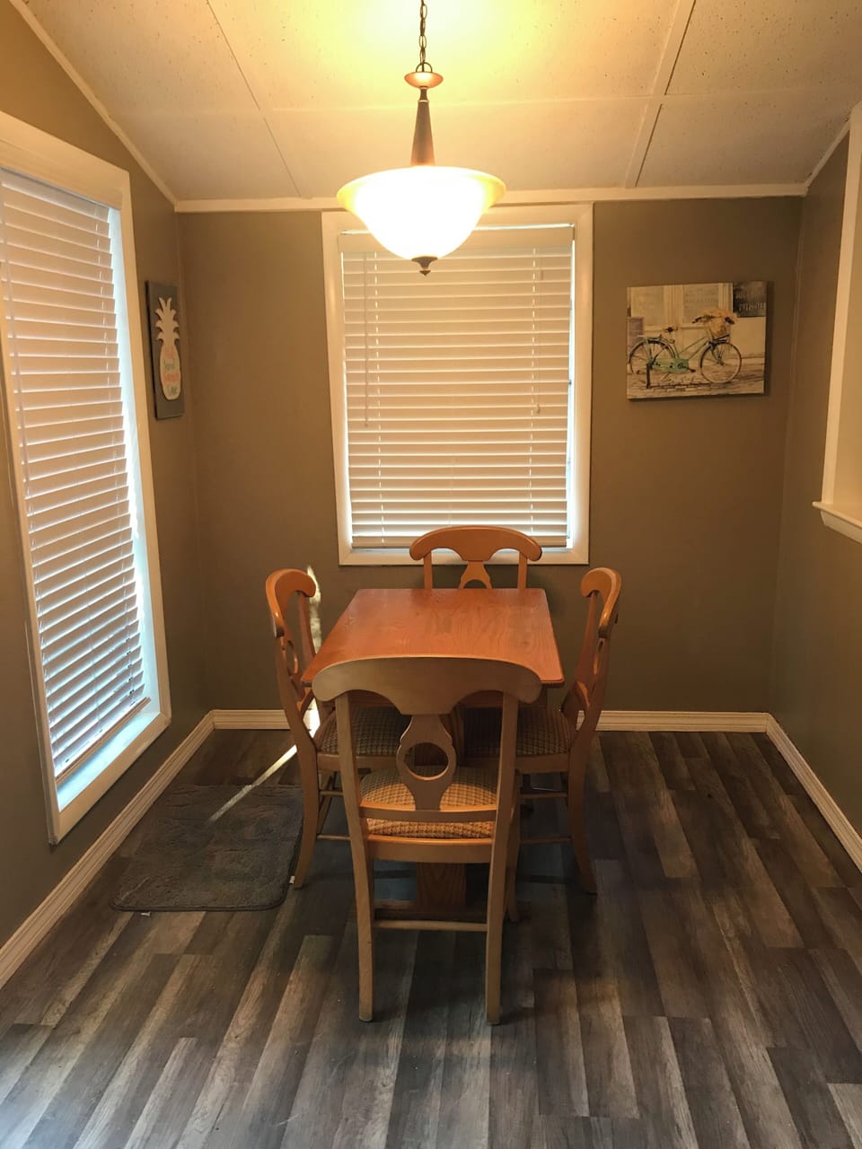 Family Cottage | Dining room