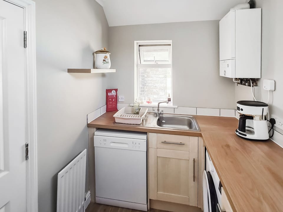 Kitchen | Viking Loft - St Augustine&rsquo;s Stays, Broadstairs