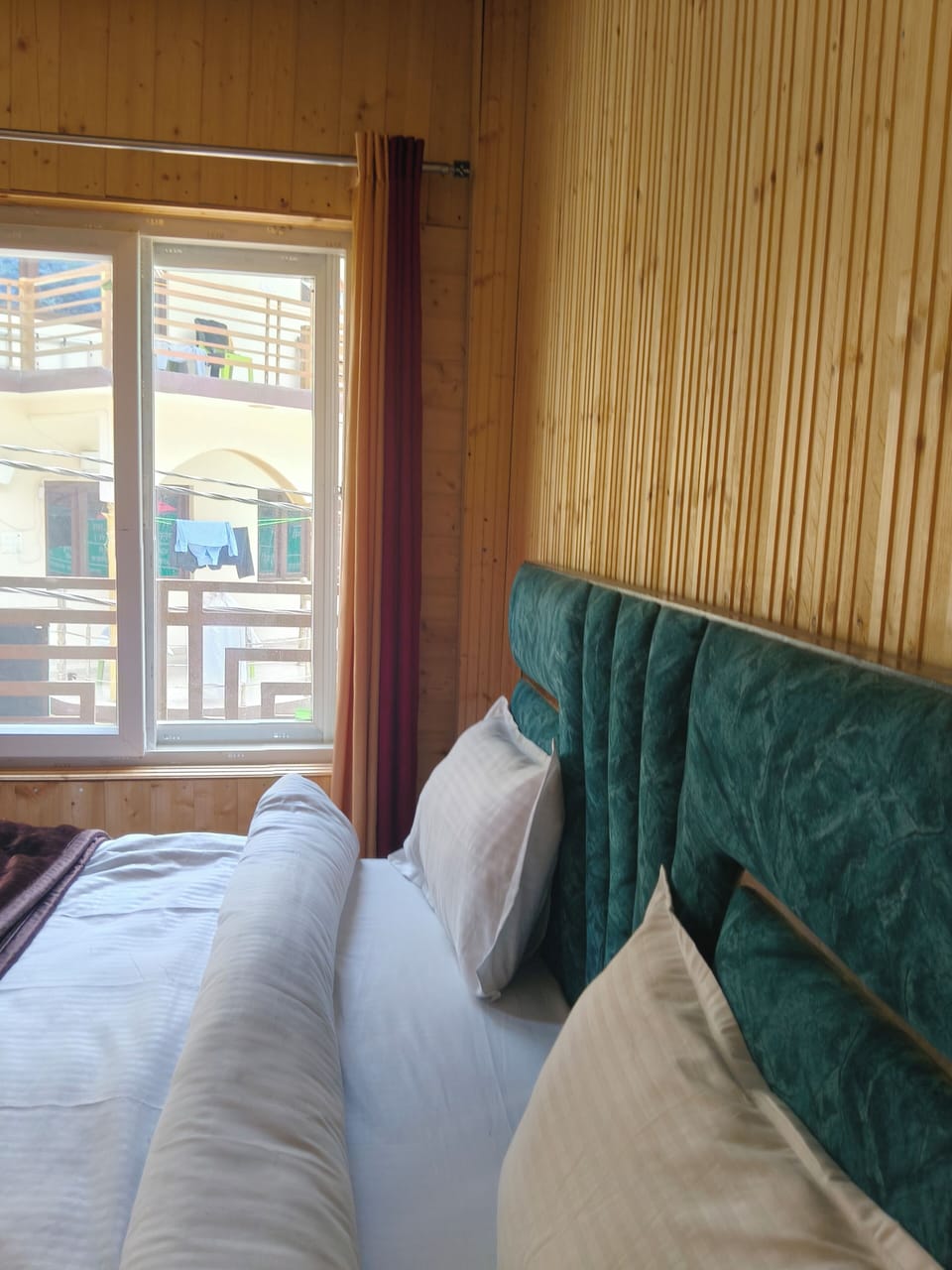 Standard Single Room, Balcony, Mountain View | Desk