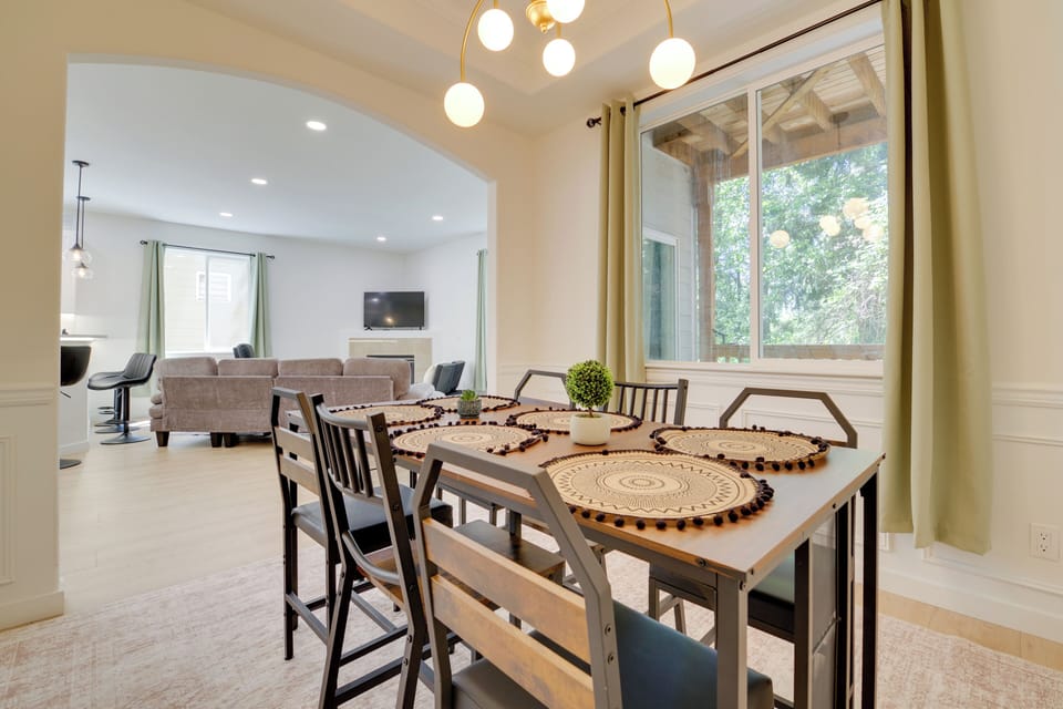 Dining Area | 1st Floor