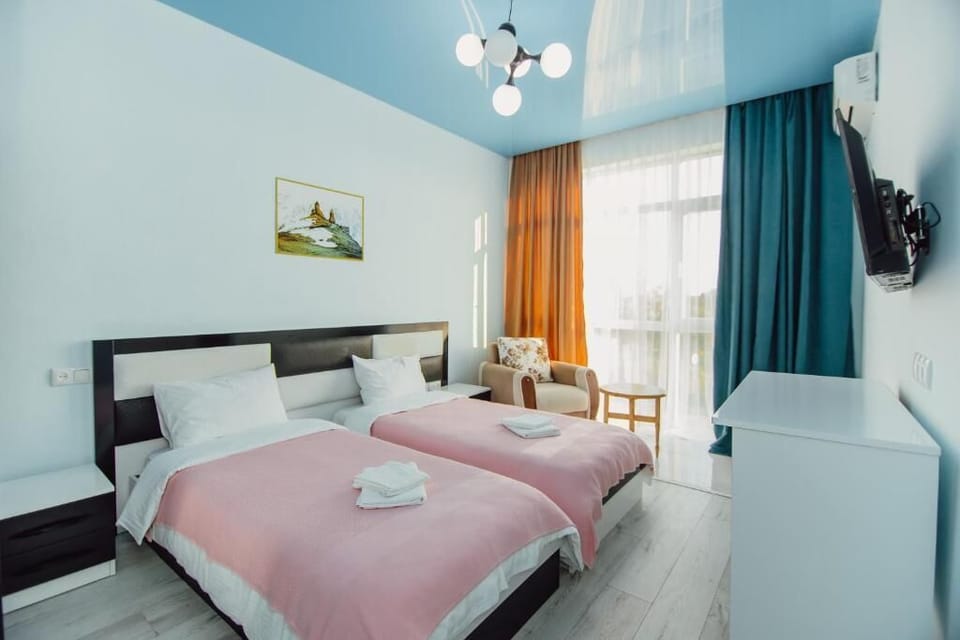 Double Room, Balcony, Courtyard View | Desk, laptop workspace, free WiFi