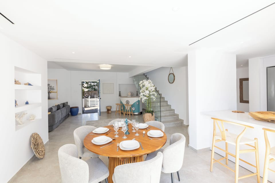 Villa, 3 Bedrooms, Private Pool, Garden View | Dining room