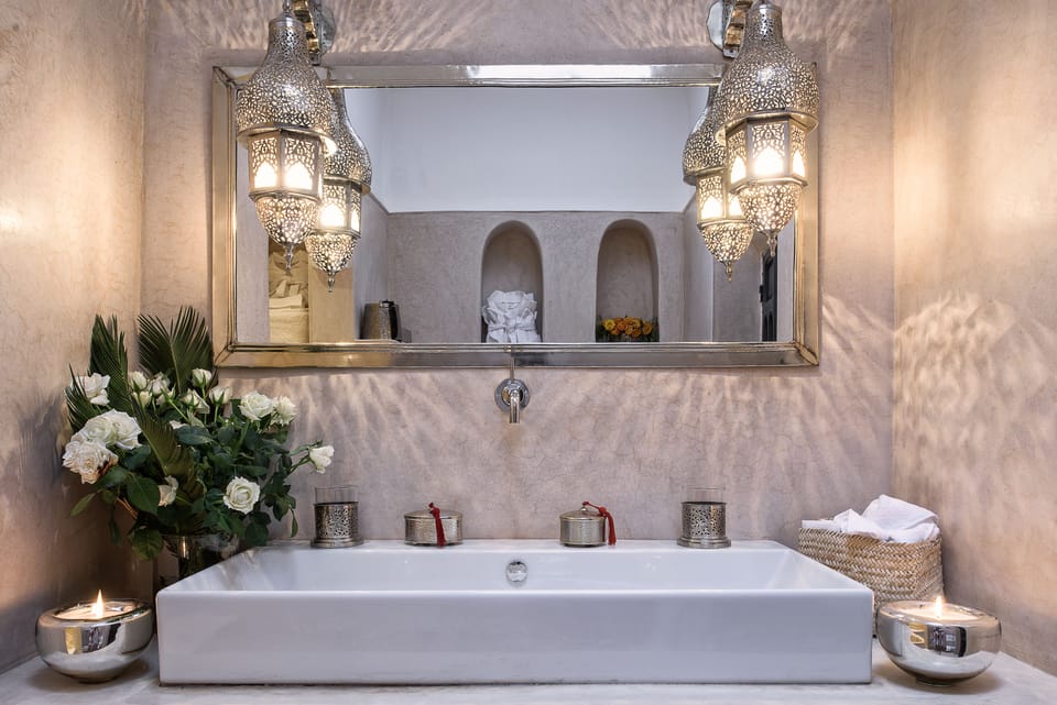 Luxury Suite (Dueria) | Bathroom | Rainfall showerhead, free toiletries, hair dryer, bathrobes
