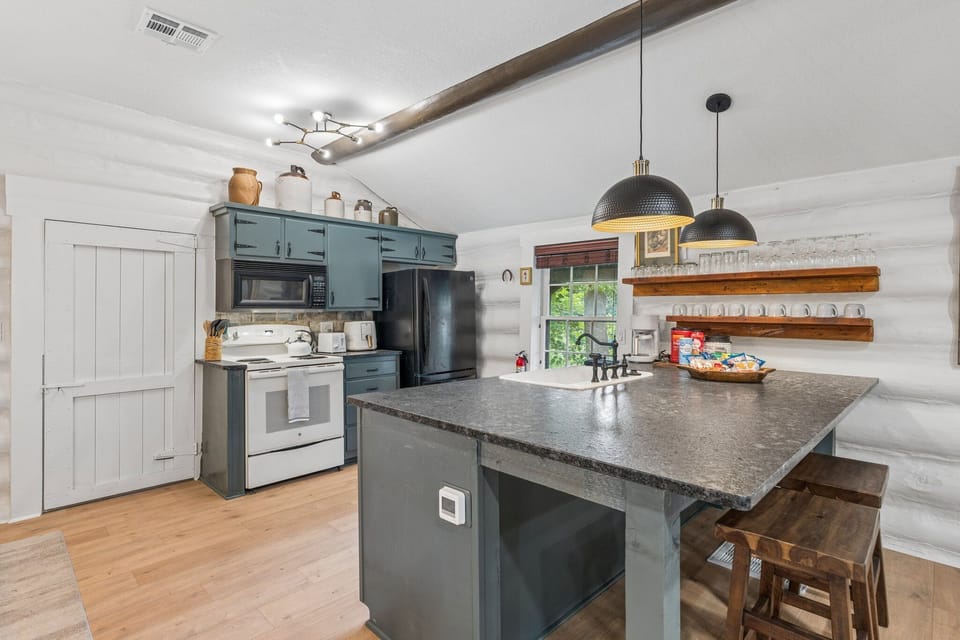 Fully equipped kitchen for easy meals during your stay