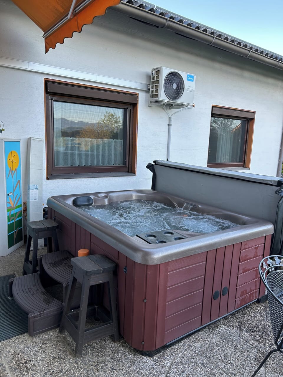 Outdoor spa tub