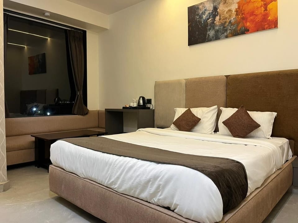 Deluxe Double Room | Premium bedding, free WiFi, bed sheets